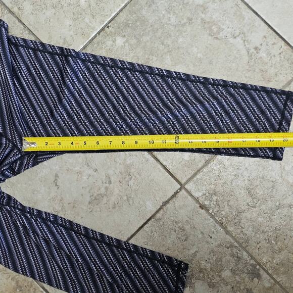 Inner Spirit Diagonal Knit Stitch Capri Leggings Hidden Key Pocket Size S - Picture 4 of 7